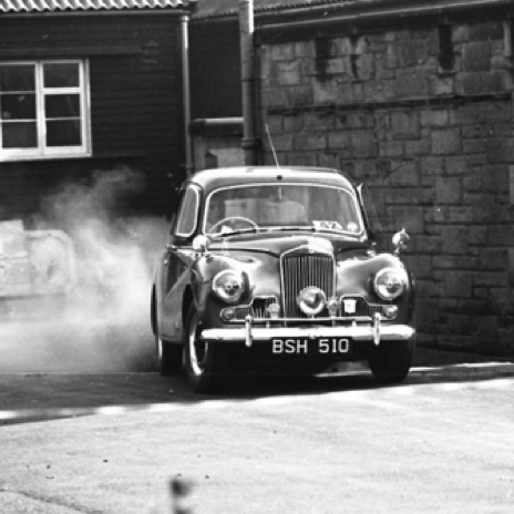 Aux mains de Jimmy, la Sunbeam n'avait plus rien de familiale !...
© Graham Gauld